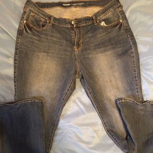 Old Navy size 18 women’s boot cut jeans, long